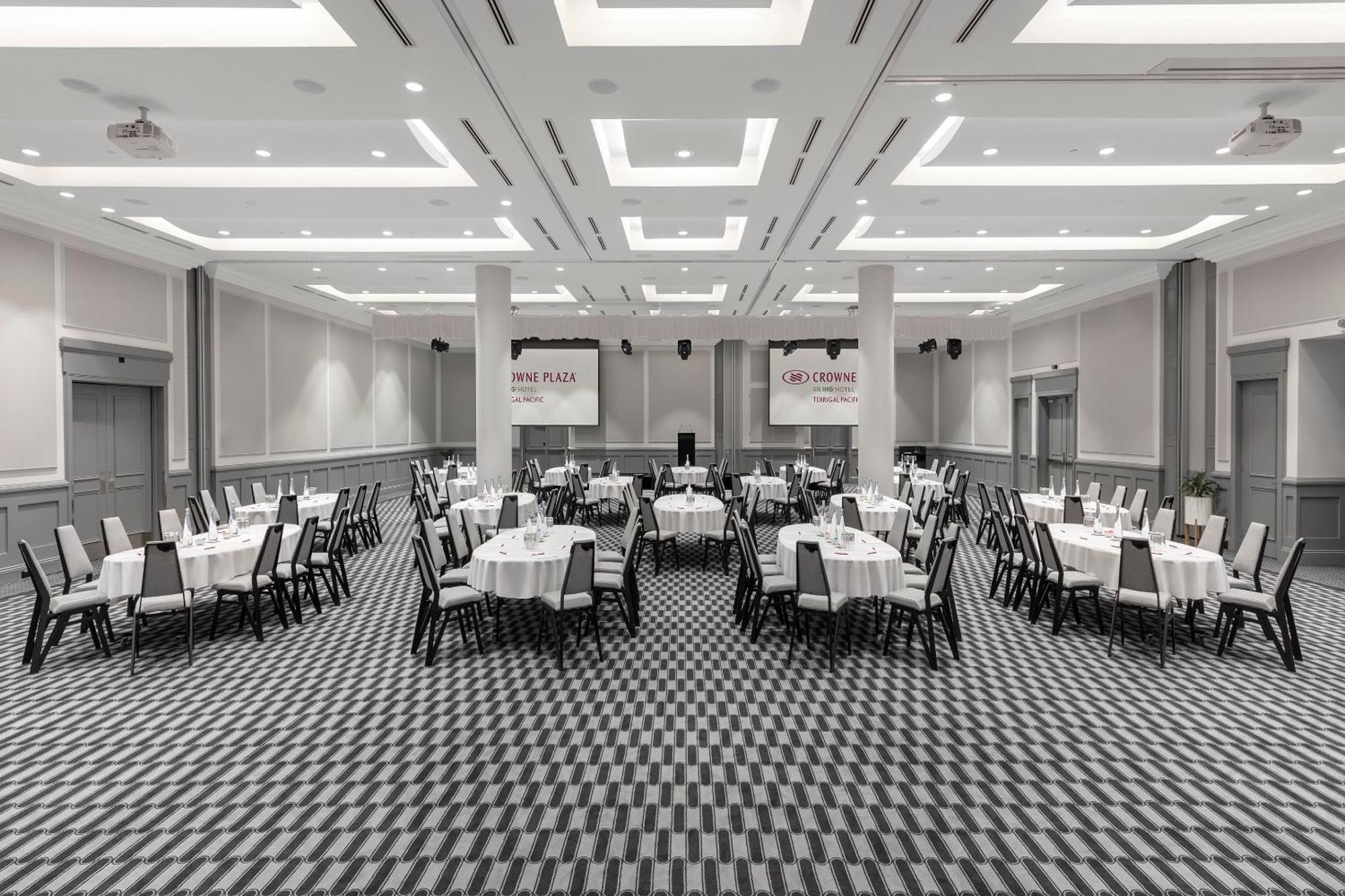 Crowne Plaza Pacific By Ihg 4*