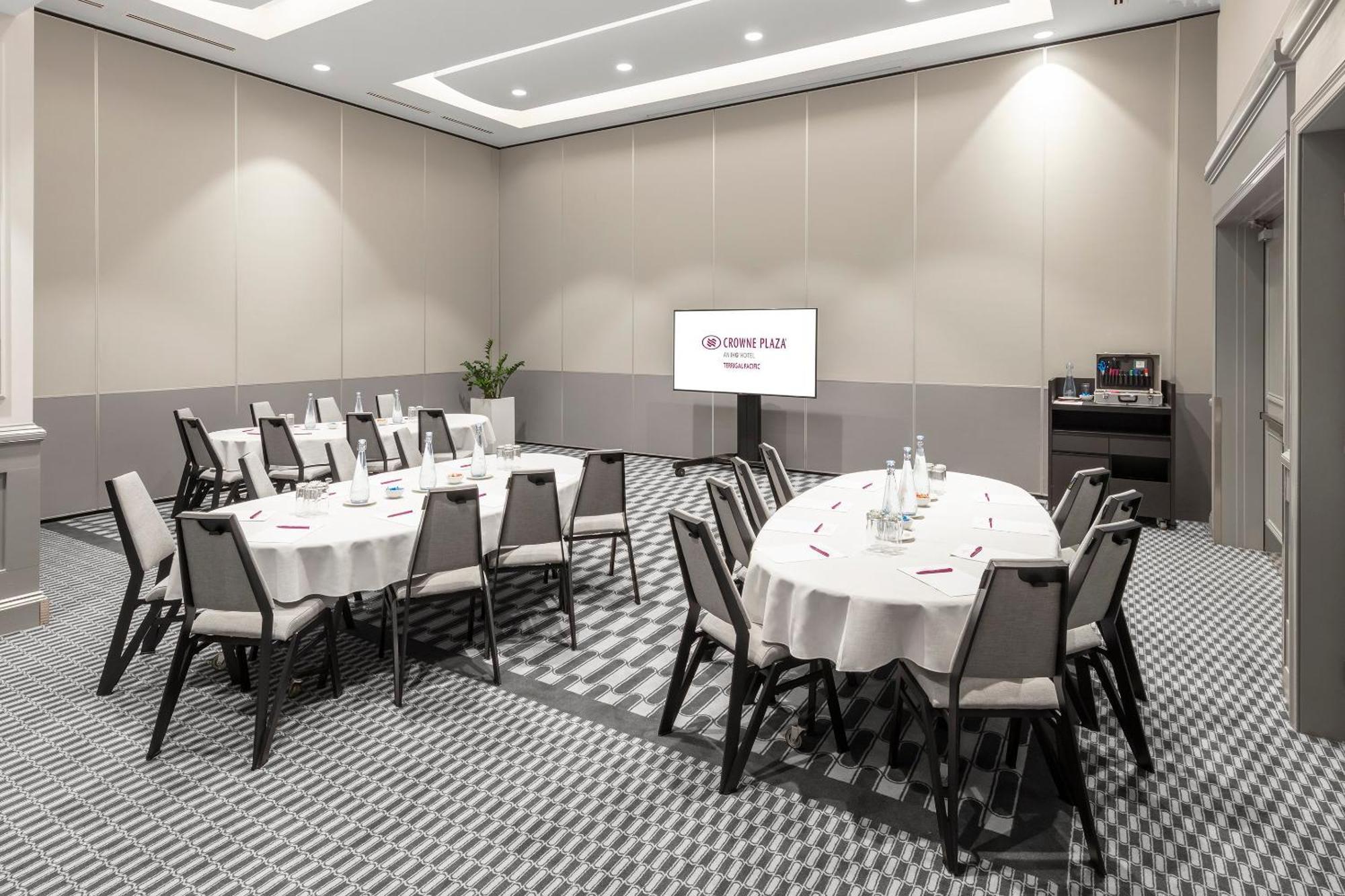 Hotel Crowne Plaza Pacific By Ihg 4*